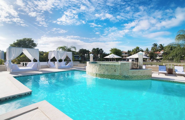 Luxe All-Inclusive Villa w/ Private Pool & Hot Tub