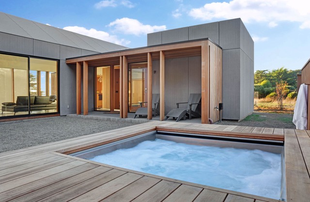 Joyau architectural de luxe avec vue sur l'océan et le golf, bain à remous, piscine commune et tennis