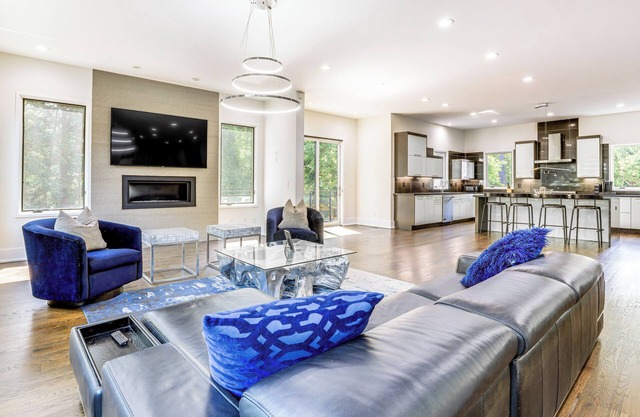 Luxe Buckhead Retreat 6 Mi to Dtwn Atlanta