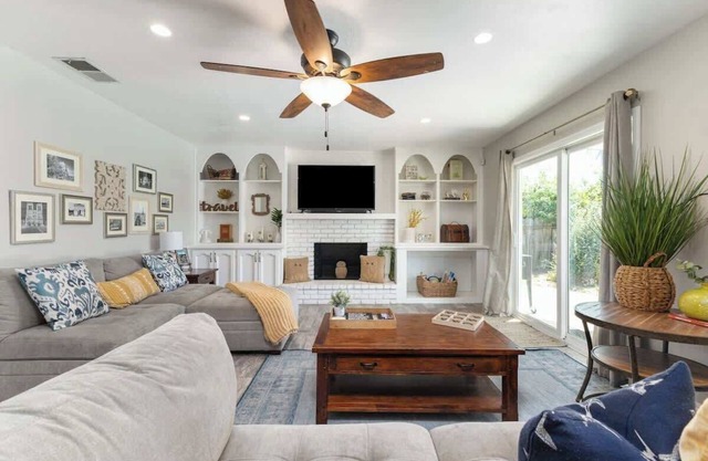 The Luxe Californian by DT Visalia & Nat’l Parks | 3 Bed, 2 Bath