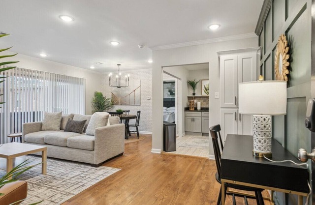 Luxe,comfy apartment for traveling employees (1/1)