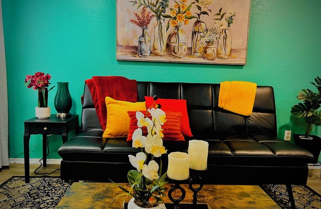 Luxe Condo Double Bed Bliss Getaway near Disney