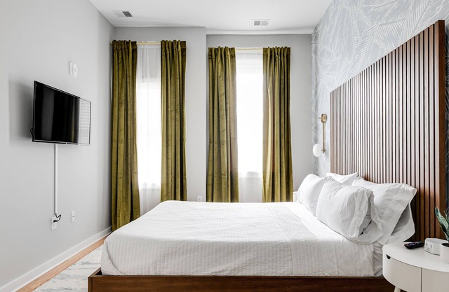 Luxe Decor & Private Balcony in Grandiose District