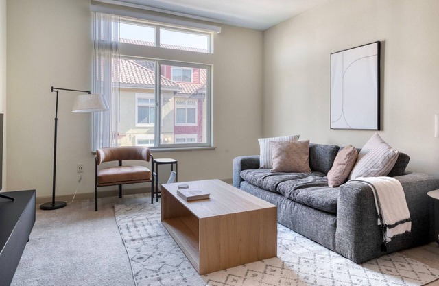 Luxe Dublin 3BR w/ Pool & Spa, nr BART & Groceries, by Blueground