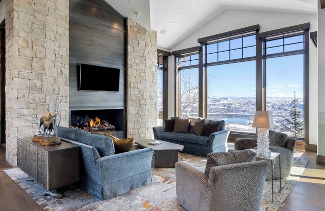 Ski-In/Ski-Out Estate, Hot Tub, Movie Theater, Fitness Room | by InvitedHome