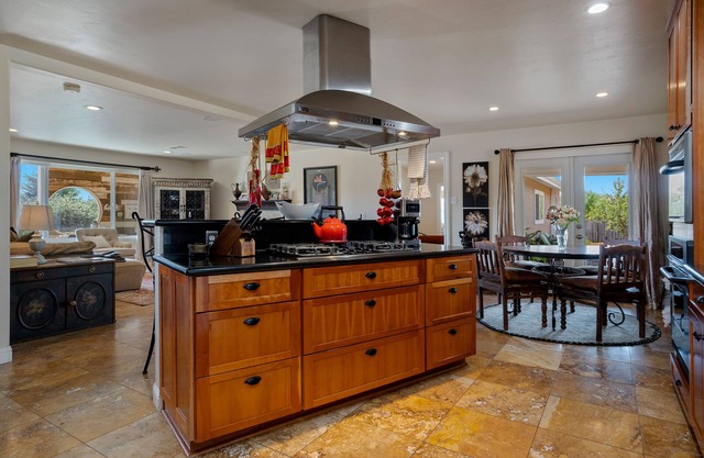 Maison de luxe avec salle de jeux dans une ferme boutique près de la plage de Pismo