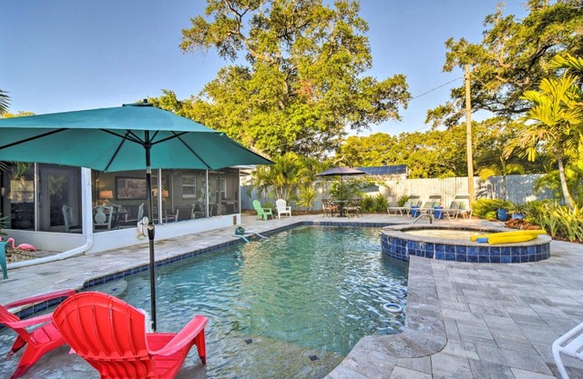 Luxe Home with Pool and Hot Tub, Mins to St Pete Beach