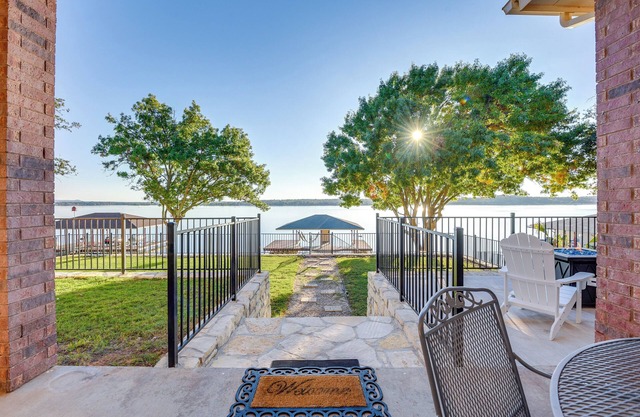 Luxe Waterfront 5BR Home: Dock, Fire Pit & Fishing