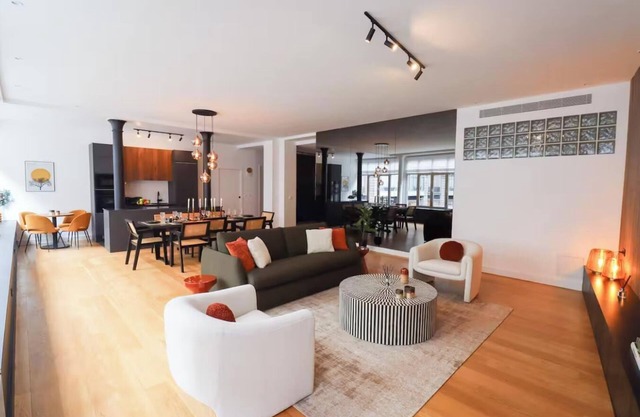 LUXE LOFT-A PERFECT BLEND OF LUXURY, COMFORT & PARISIAN CHARM – RUE DE ARCHIVE
