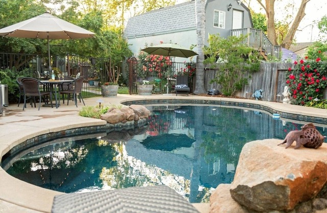 Luxe Mid-Town Bungalow