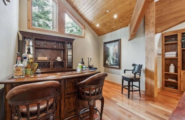 Luxe Mountain Retreat - Hot Tub, Theater+