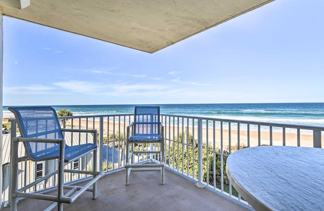 Luxe Oceanfront Condo with Pool, Beach Access and Gear