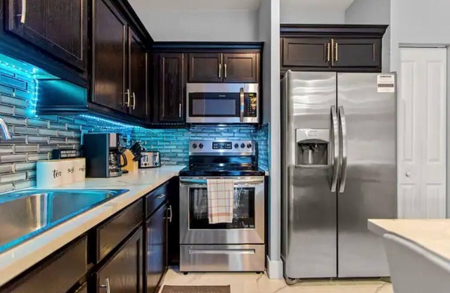 Luxe Patio/Heated Pool/Outdoor Kitchen/Everglades/Keys/Speedway