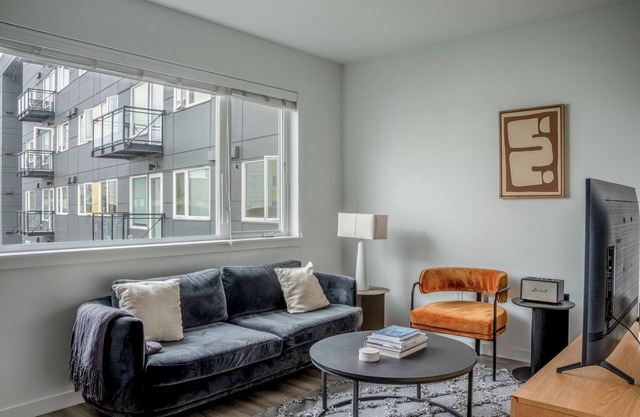 Luxe Redmond Jr 1BR w/ Gym & BBQ, nr Shops, by Blueground