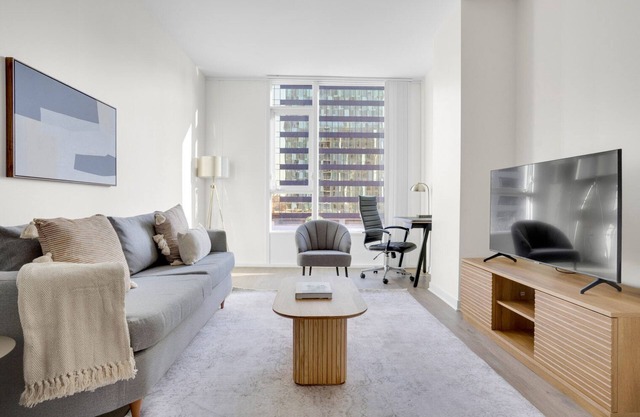 Luxe San Jose 1BR w/ Gym & Pool, good access to 280 & 101, by Blueground