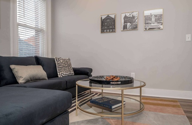 LUXE Spot Suites Summ