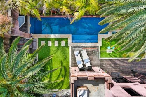 Luxe Thirroul Home, Pool Spa Home Theatre