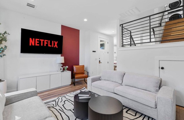 Luxe Windsor Park Home | Close to F1, ACL + More!