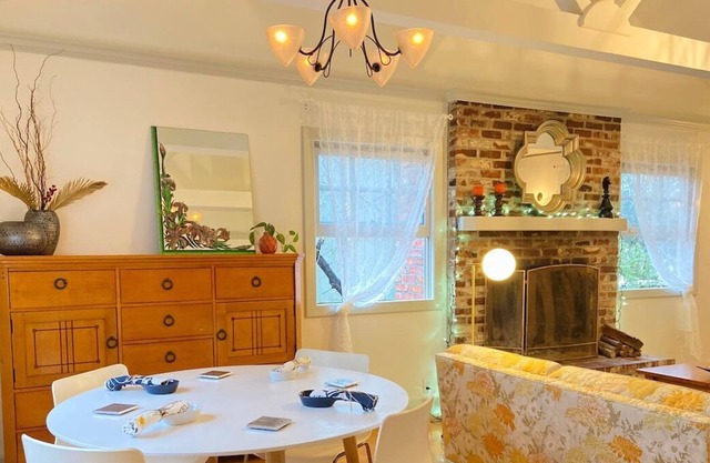 ❤️4BD/2BA Country-Style Cozy 🏡 w/ Backyard🌳Pet🆗, walk to dwtn dining