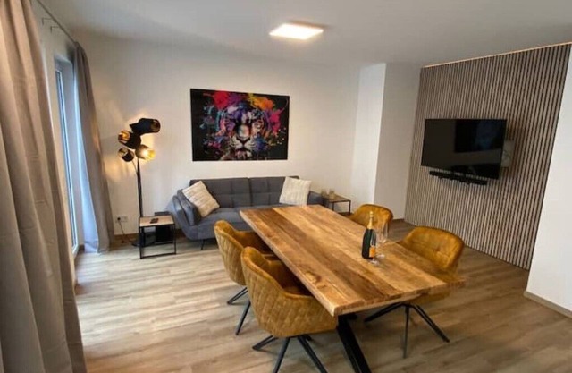 Luxuriöse Wohnung am Flussufer mit Infrarotsauna