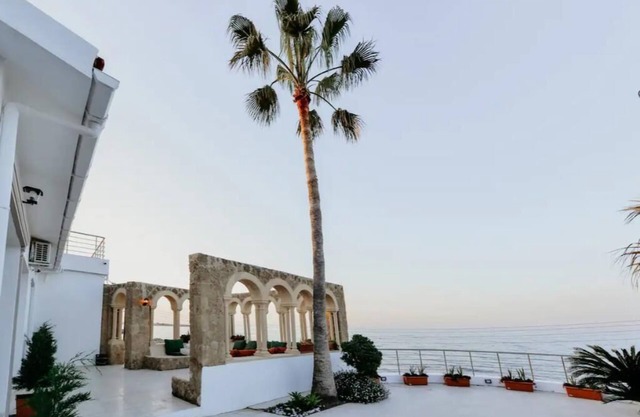 Luxurianthouses Side