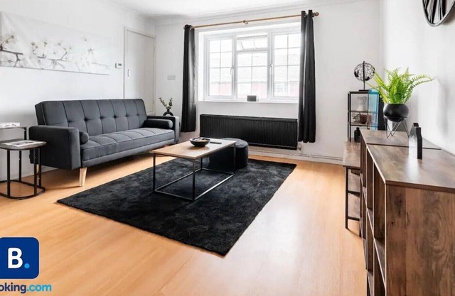 Luxurious 1 Bedroom Property Located in Epsom Downs Town Centre
