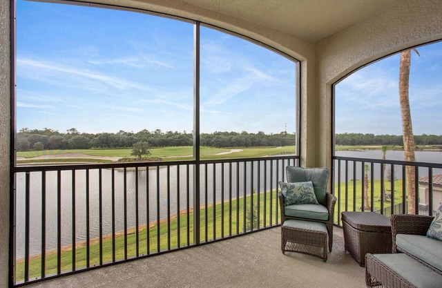 Luxueux condo de 2 chambres à coucher et 2 salles de bain dans la belle communauté de golf