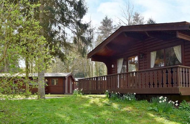 Luxueux Log Cabin 2 Bed Log Lodge à Louth, Lincolnshire (2B Sleeps 6)
