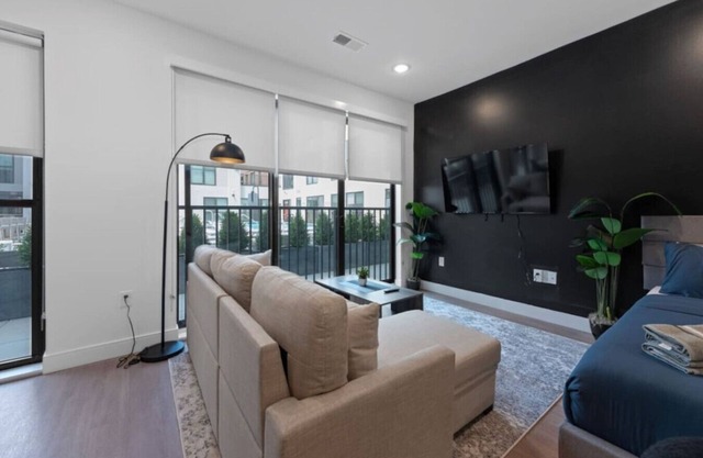 Luxurious 2 Bed Suite—in OTR Cincinnati!