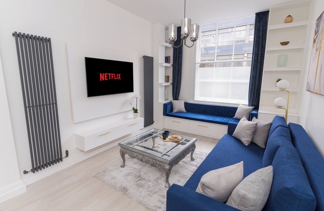 Luxurious 2BR Bham Home with free parking, perfect for families and contractors
