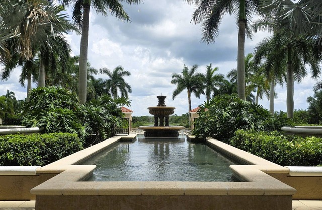 Luxurious 3-Bedroom Condo in Aversana at Hammock Bay