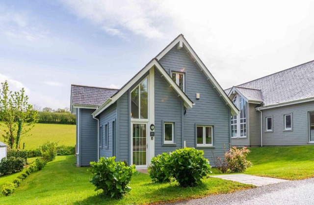 Luxurious 3 Bedroom New England Style Villa - Trewhiddle Villa 21