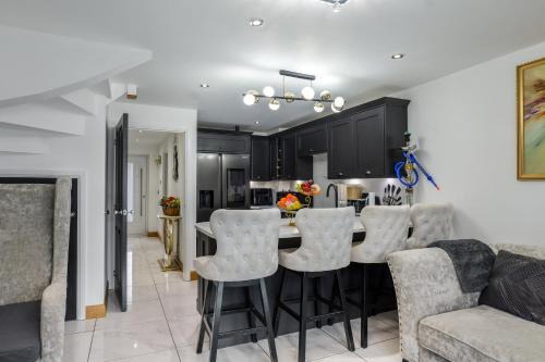 Luxurious 4 Bedroom House
