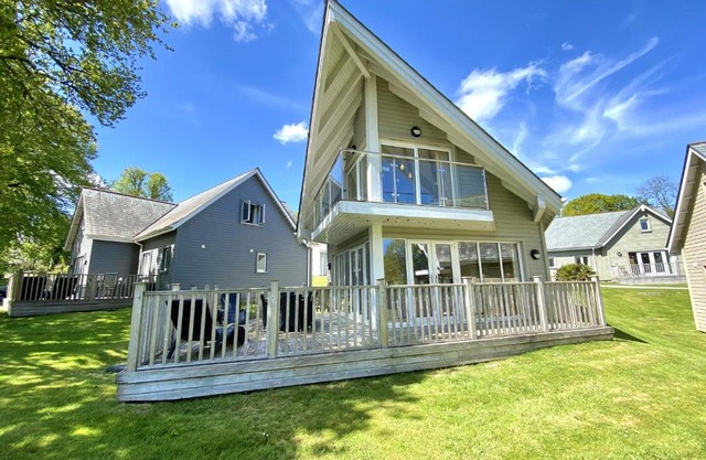 Luxurious 4 Bedroom New England Style Villa - Trewhiddle Villa 25