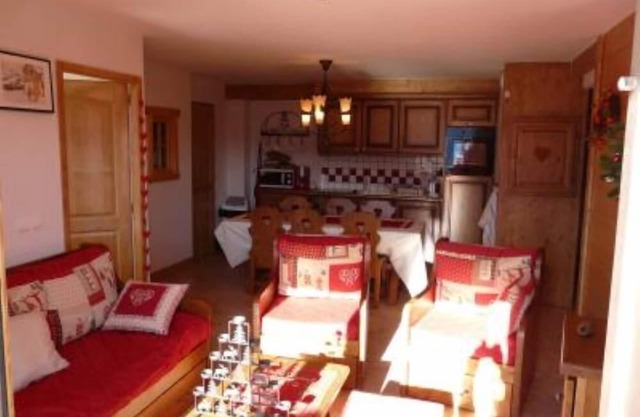 Superbe appartement 60m2 dans chalet 4**** piscine chauffée, WIFI