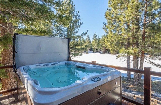Luxurious 5-bedroom Home on the Fairway