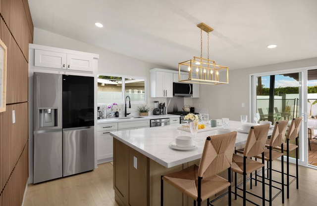 Luxurious 5-Bedroom Villa with Pool near Disney - Beautiful Family Retreat