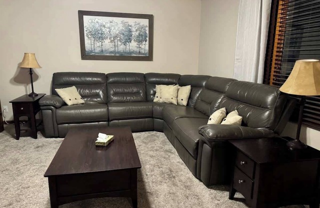 NEW* 6 bedrooms | Large Home in South Lincoln