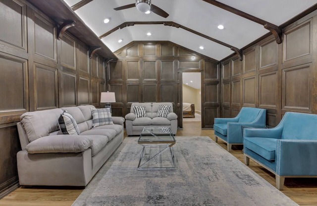 Luxurious 6BR Retreat w Pool & Jacuzzi Disneylandnn