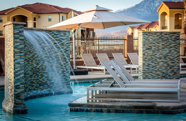 NOUVEAU! Luxueux 5BR + Zion Village Townhome w / Vues imprenables sur le parc national de Zion!