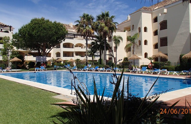 Appartement luxueux sur la plus belle plage de Marbella, jardins avec piscine