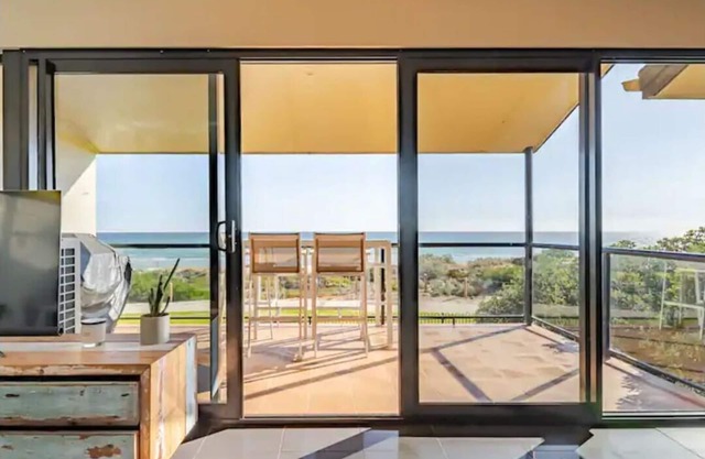 Luxurious beachfront, panoramic views