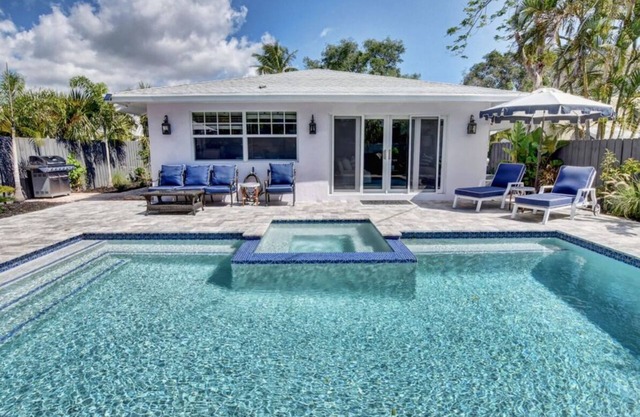Boutique de luxe Villa w / piscine "privée" d'eau salée et bain à remous au coeur de Delray