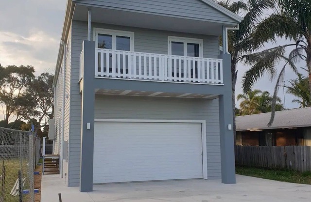 Luxurious brand new large family house w air con