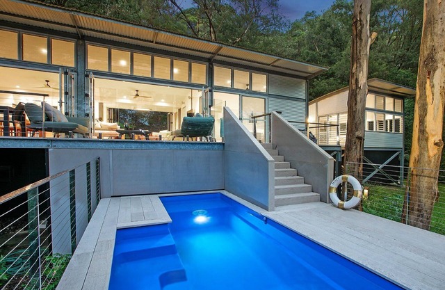 The Tin Shed at Killcare - Amazing bush setting with pool