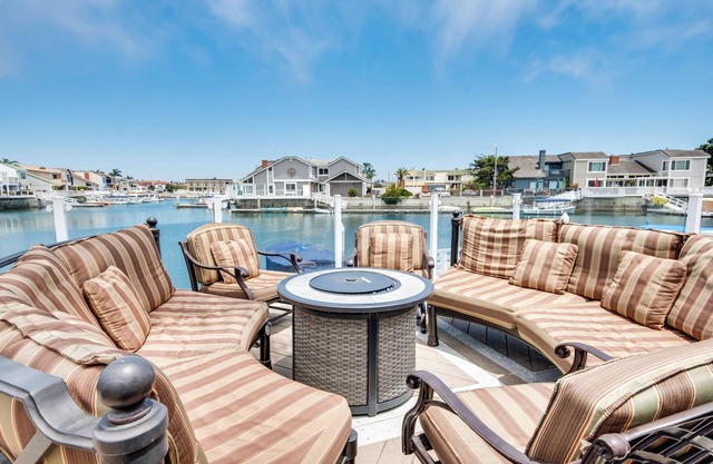 NOUVEAU! Luxe Channel Island Harbor Home w / Boat Dock!