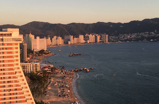 Condo de luxe dans High Rise étapes complexes à la plage
