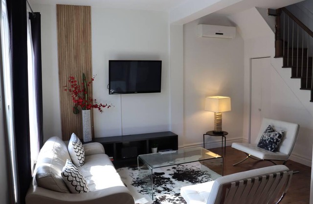 Luxurious Cottage Old Port& Downtown 2 Bdrms 2-Parking Spaces Right behind House