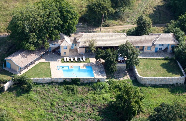 Villa de luxe avec piscine privée, grande terrasse avec vue panoramique