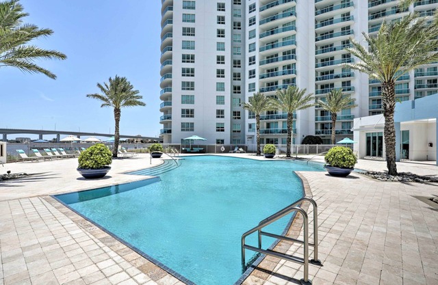 Luxueux Daytona Beach Condo w / Resort Facilities!